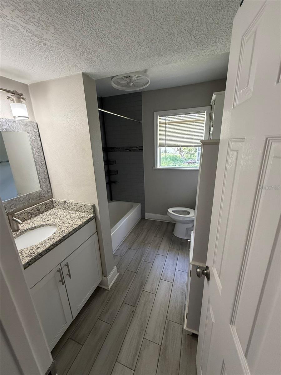 Single Family Residence at 4915 W BARTLETT DR, TAMPA, photo 22 of 40
