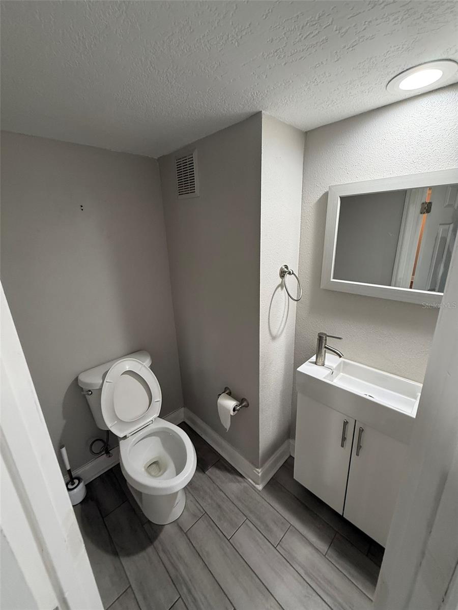 Single Family Residence at 4915 W BARTLETT DR, TAMPA, photo 23 of 40