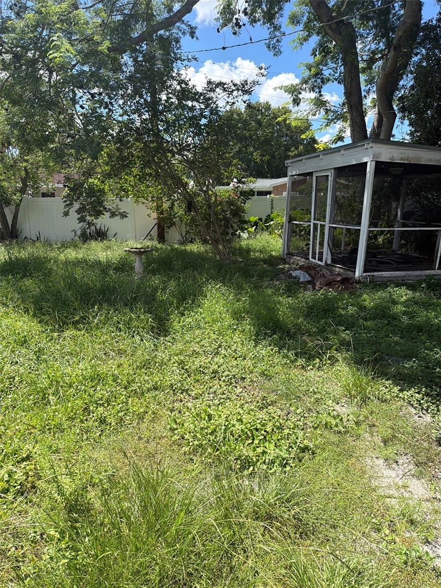 Single Family Residence at 4915 W BARTLETT DR, TAMPA, photo 32 of 40