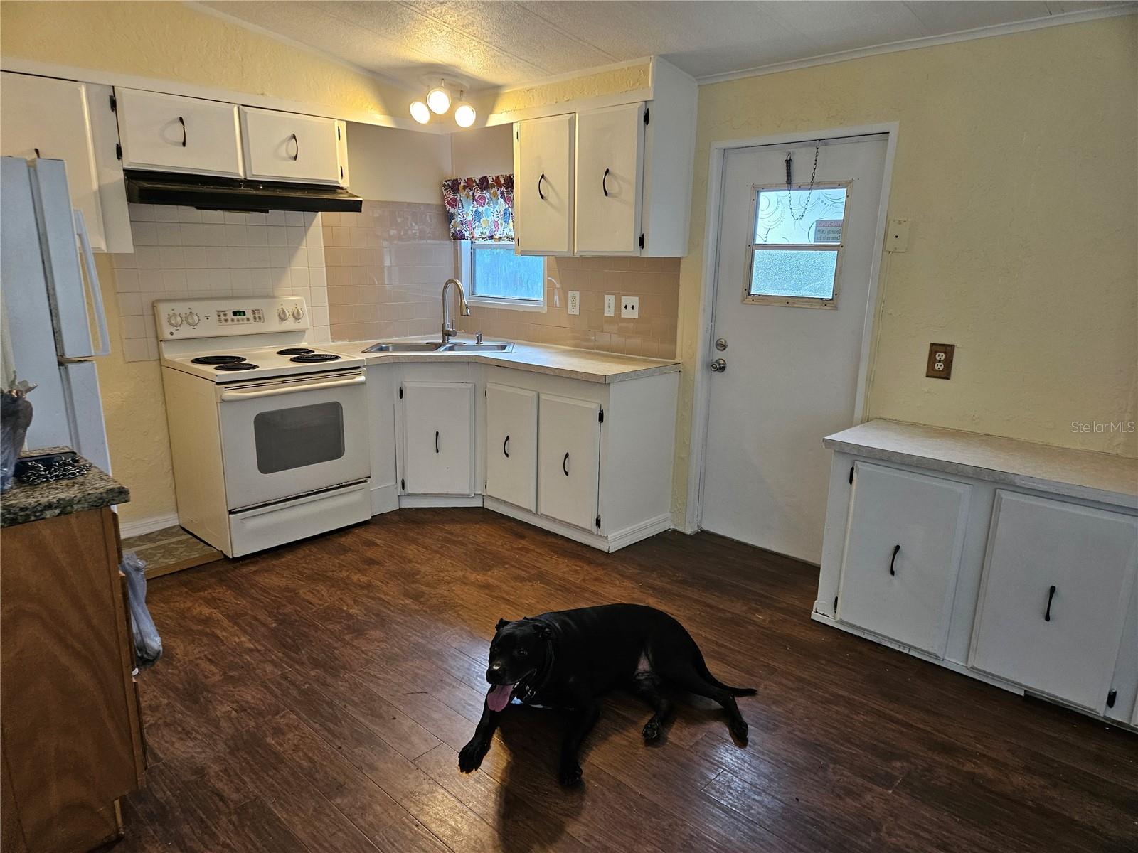 Manufactured Home at PINE HILLS MOBILE HOMESITES UNREC 164, ORMOND BEACH, photo 4 of 17