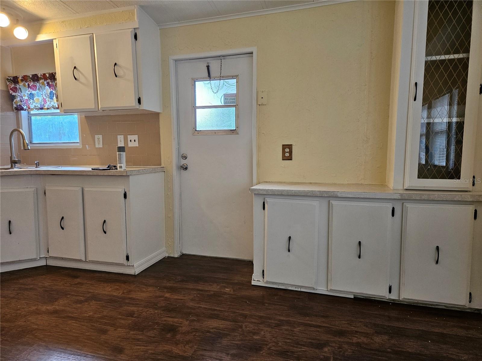 Manufactured Home at PINE HILLS MOBILE HOMESITES UNREC 164, ORMOND BEACH, photo 6 of 17