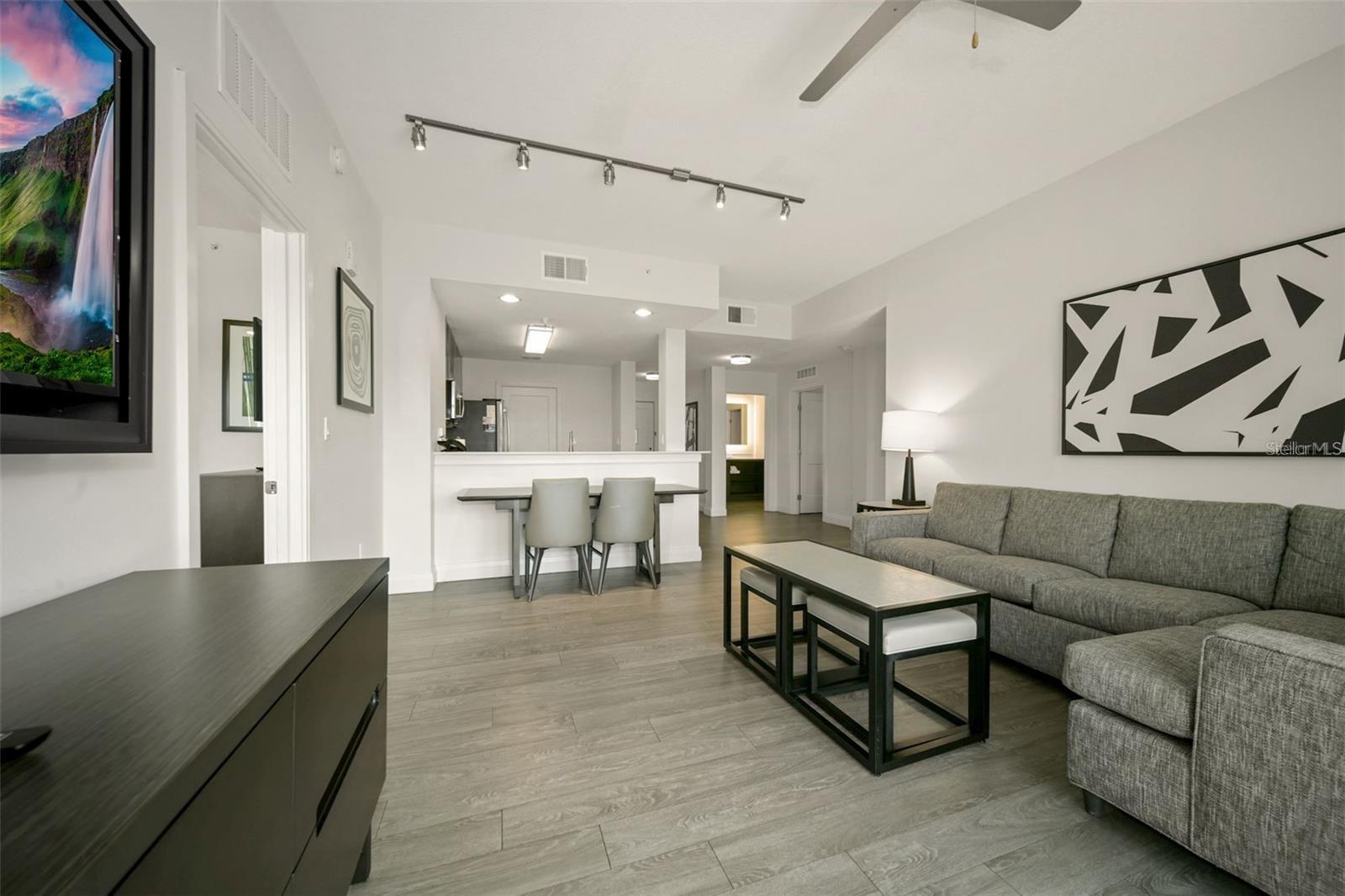 Condo - Hotel at 14501 GROVE RESORT AVE #3239, WINTER GARDEN, photo 2 of 29