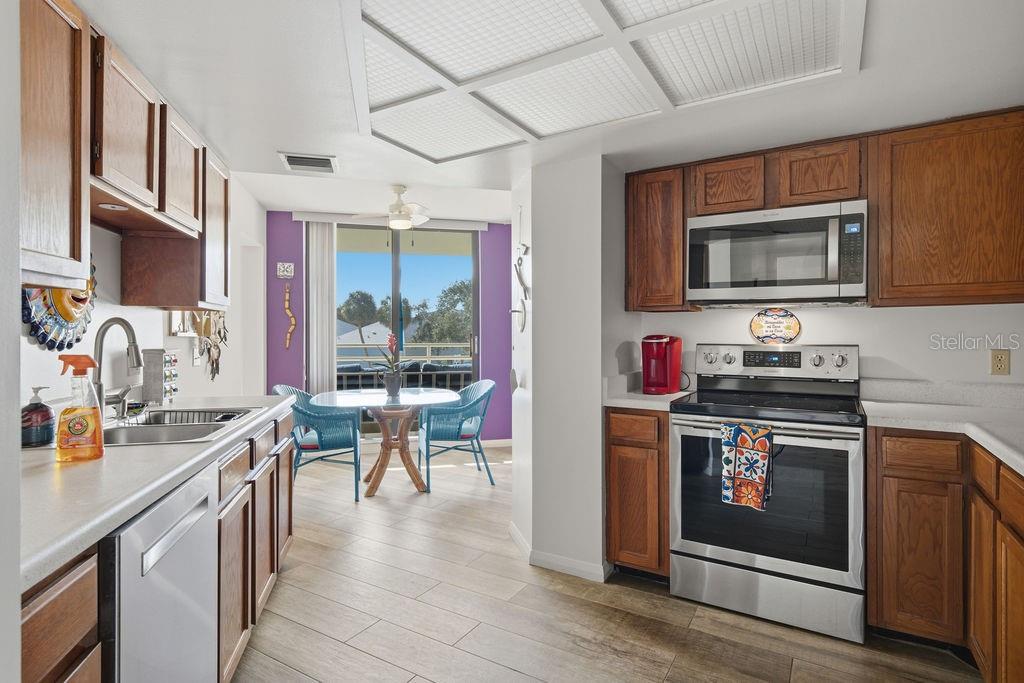 Condominium at 5940 PELICAN BAY PLZ S #203, GULFPORT, photo 8 of 51