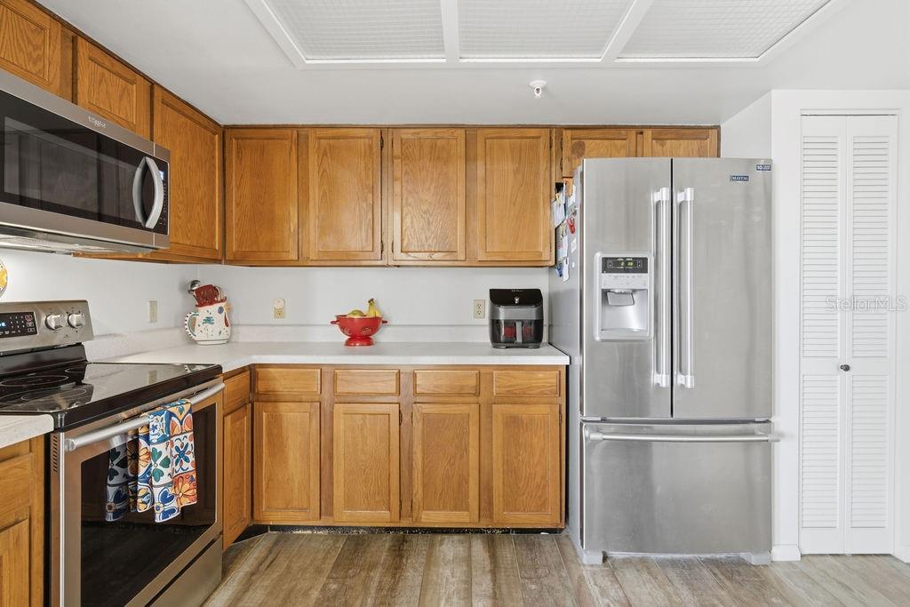 Condominium at 5940 PELICAN BAY PLZ S #203, GULFPORT, photo 11 of 51