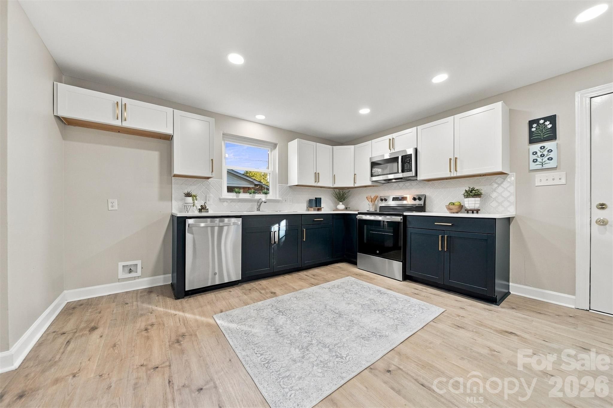 Single Family Residence at 841 7th Street SE, Hickory, photo 13 of 48