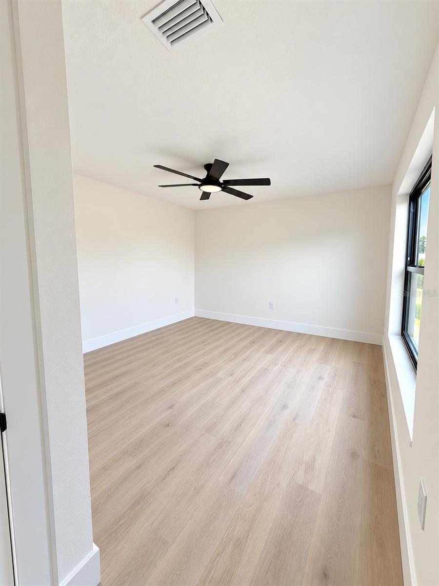 Room 3 2nd floor - 4112 SOUTHERN VALLEY LOOP, BROOKSVILLE