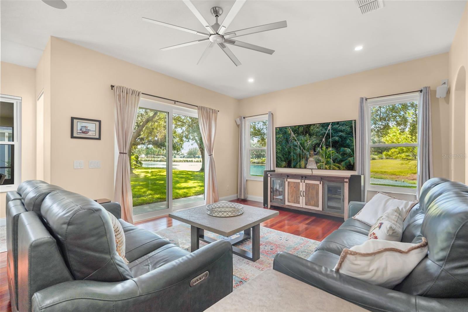 Single Family Residence at 9836 MARSH POINTE DR, ORLANDO, photo 12 of 31