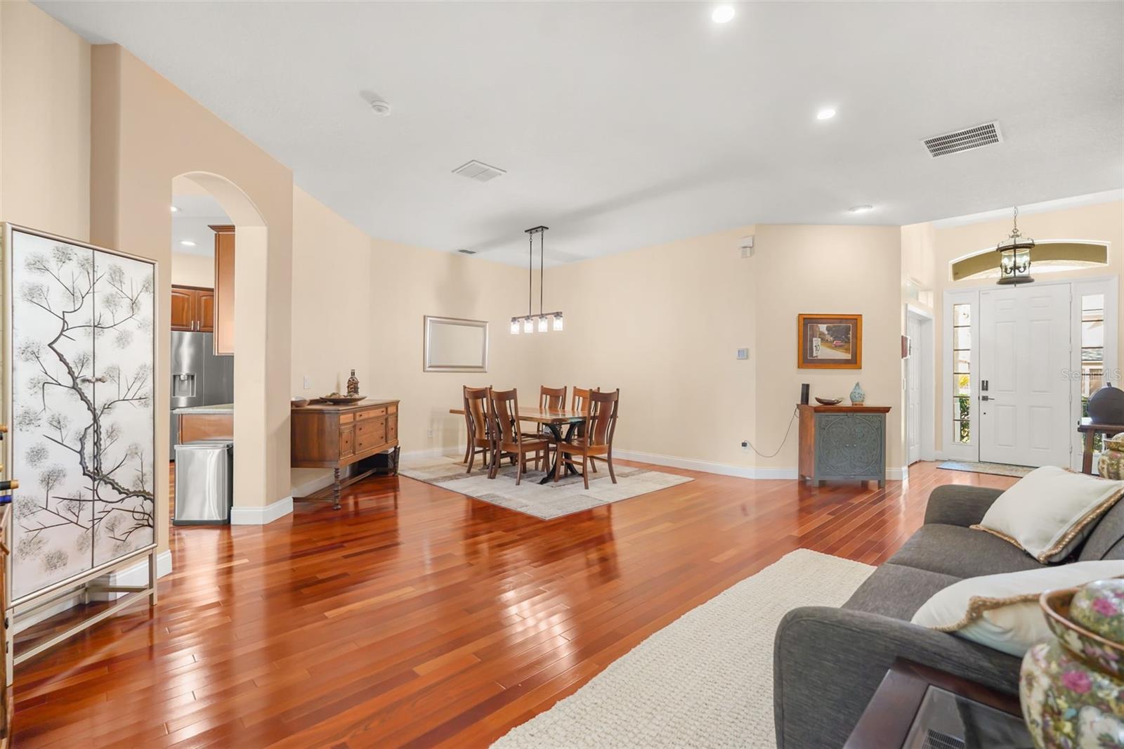Single Family Residence at 9836 MARSH POINTE DR, ORLANDO, photo 2 of 31