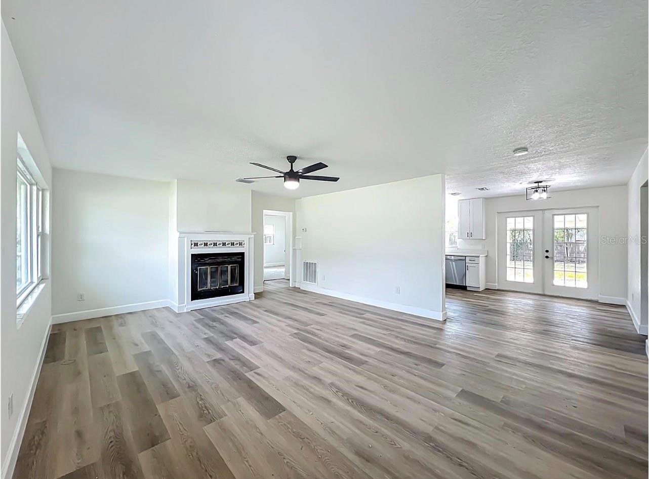 Single Family Residence at 2680 PALMETTO RD, MOUNT DORA, photo 2 of 9
