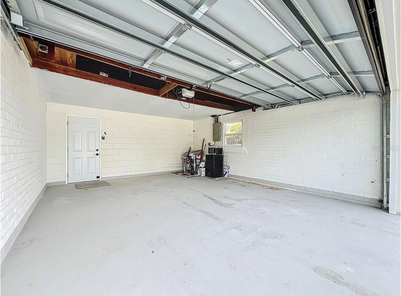 Single Family Residence at 2680 PALMETTO RD, MOUNT DORA, photo 7 of 9