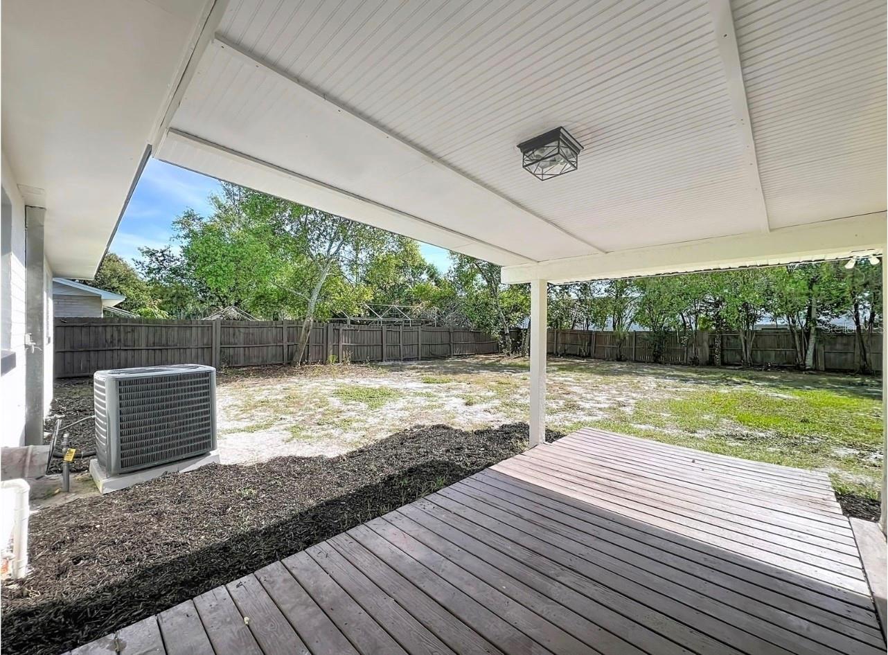 Single Family Residence at 2680 PALMETTO RD, MOUNT DORA, photo 8 of 9