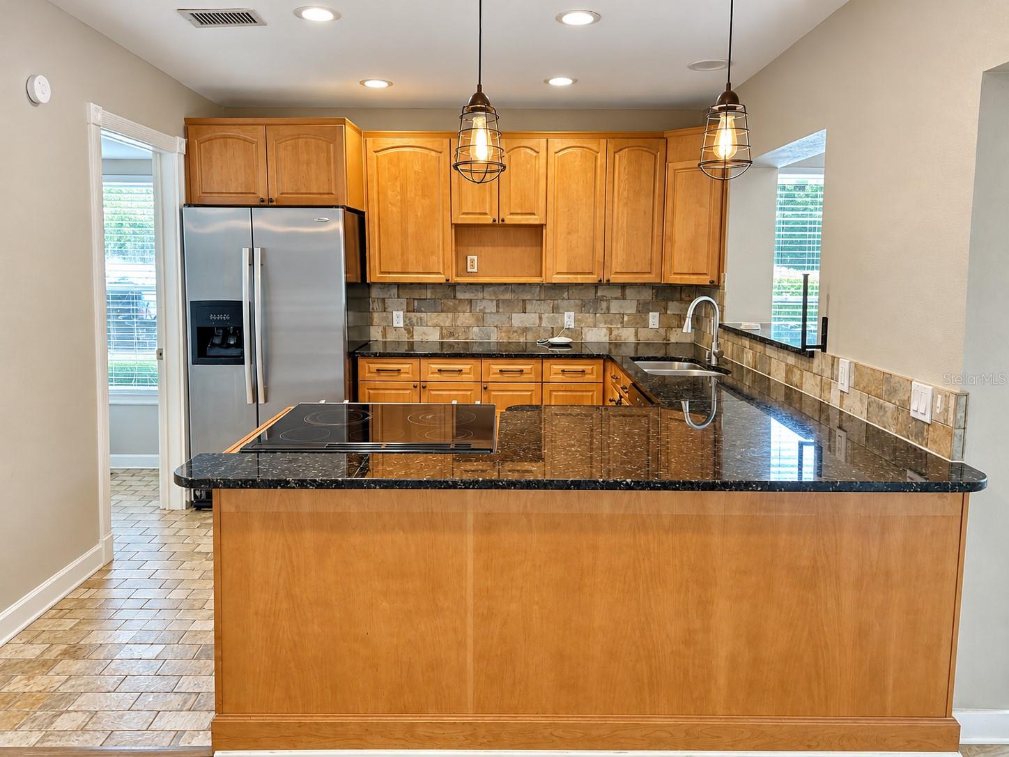 Townhouse at 2063 LOS LOMAS DR, CLEARWATER, photo 4 of 14