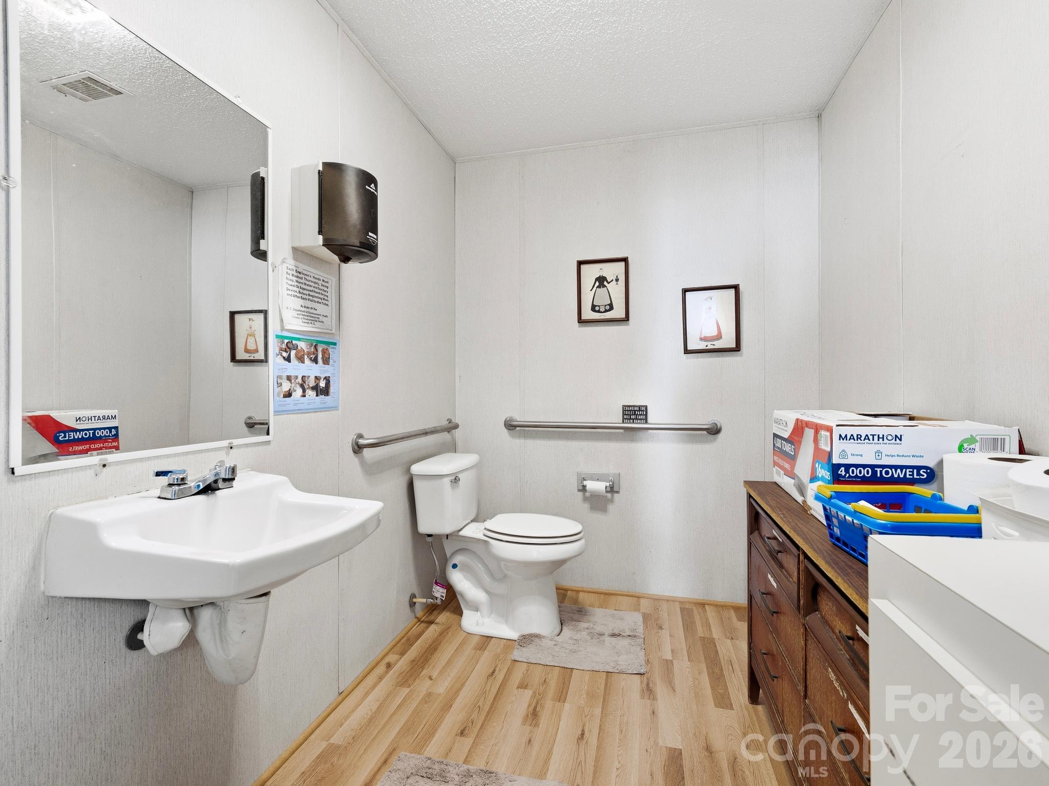 Special Purpose at 31 Park Ridge Drive, Fletcher, photo 5 of 33