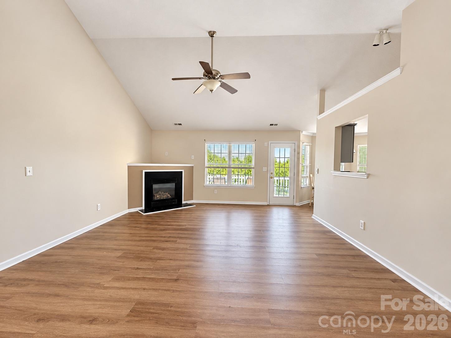 Single Family Residence at 112 Ashton Bluff Circle, Mount Holly, photo 8 of 26