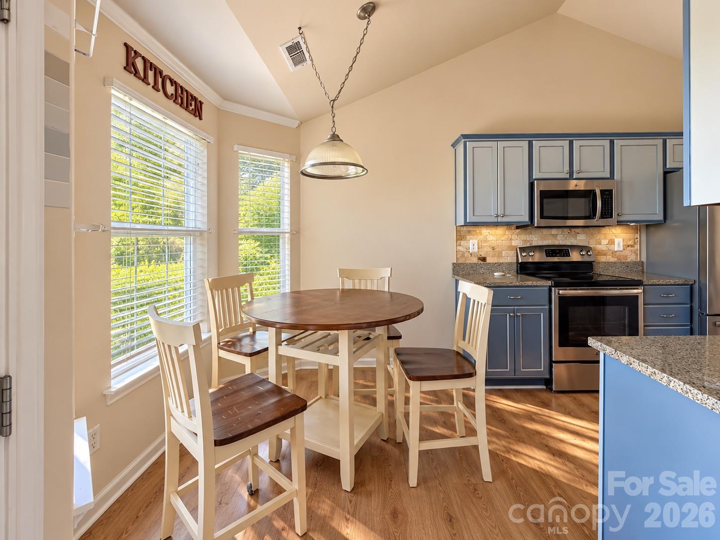 Single Family Residence at 112 Ashton Bluff Circle, Mount Holly, photo 11 of 26