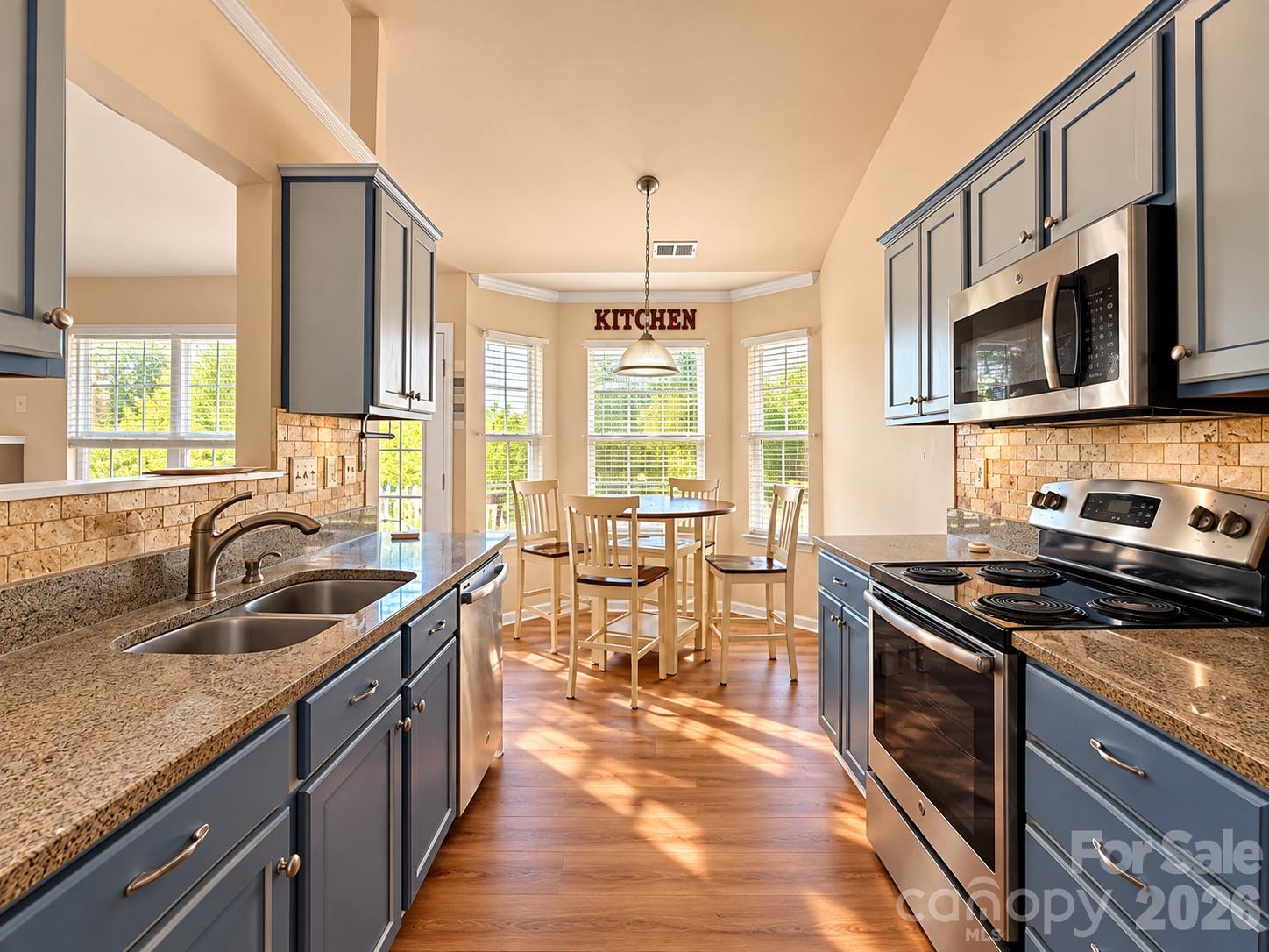 Single Family Residence at 112 Ashton Bluff Circle, Mount Holly, photo 12 of 26