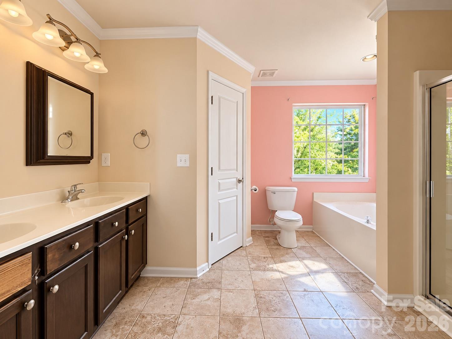 Single Family Residence at 112 Ashton Bluff Circle, Mount Holly, photo 16 of 26