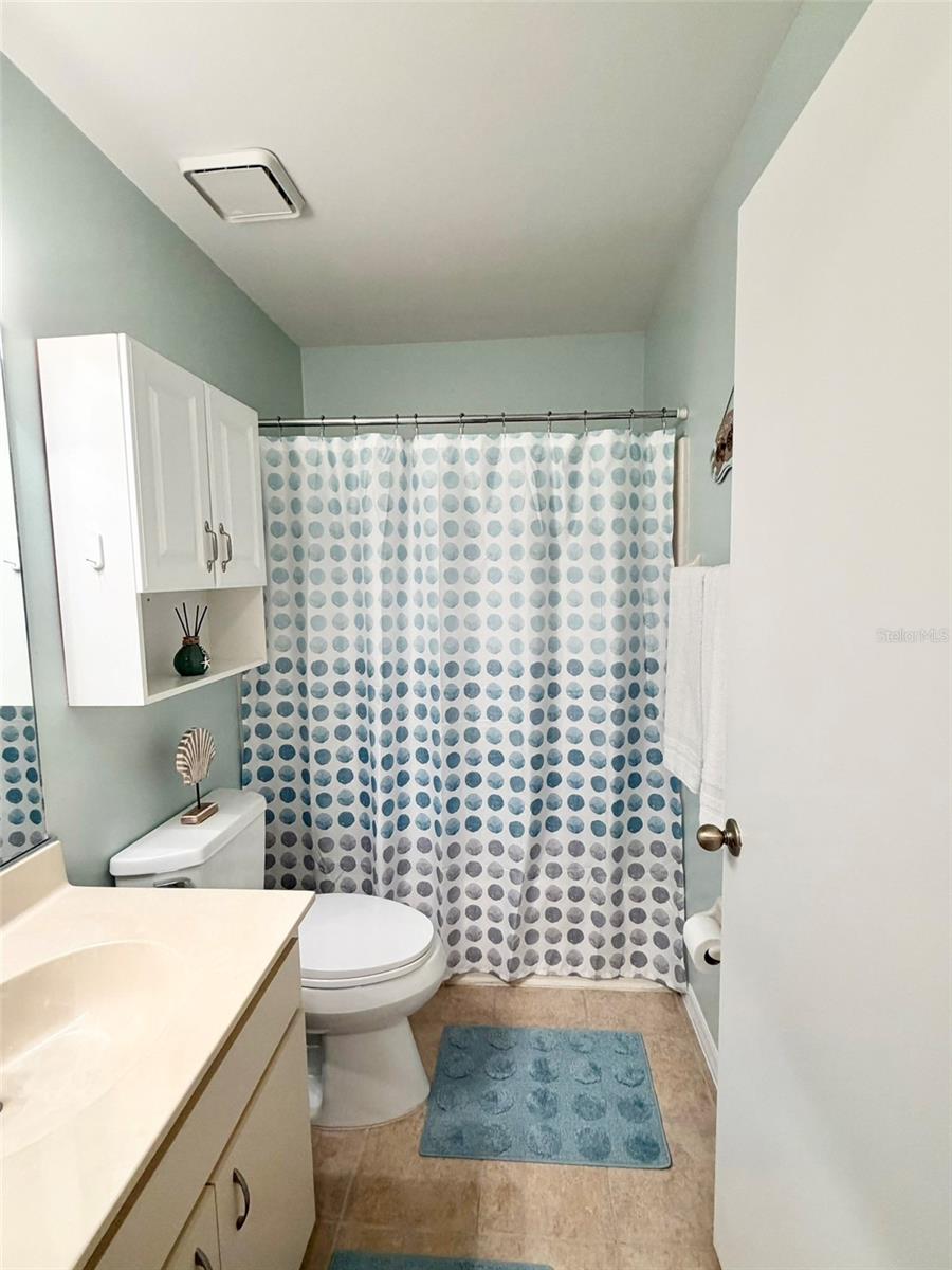 guest bath - 311 KELSEY WAY #3, SUN CITY CENTER