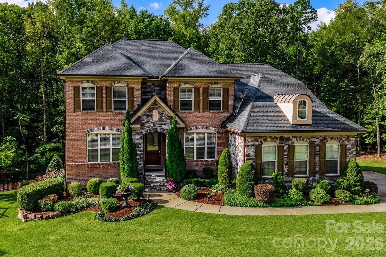738 Chaucer Circle