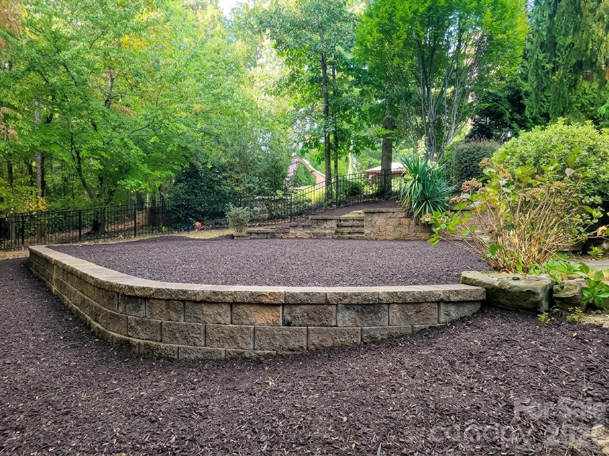 Yard - 738 Chaucer Circle, Fort Mill