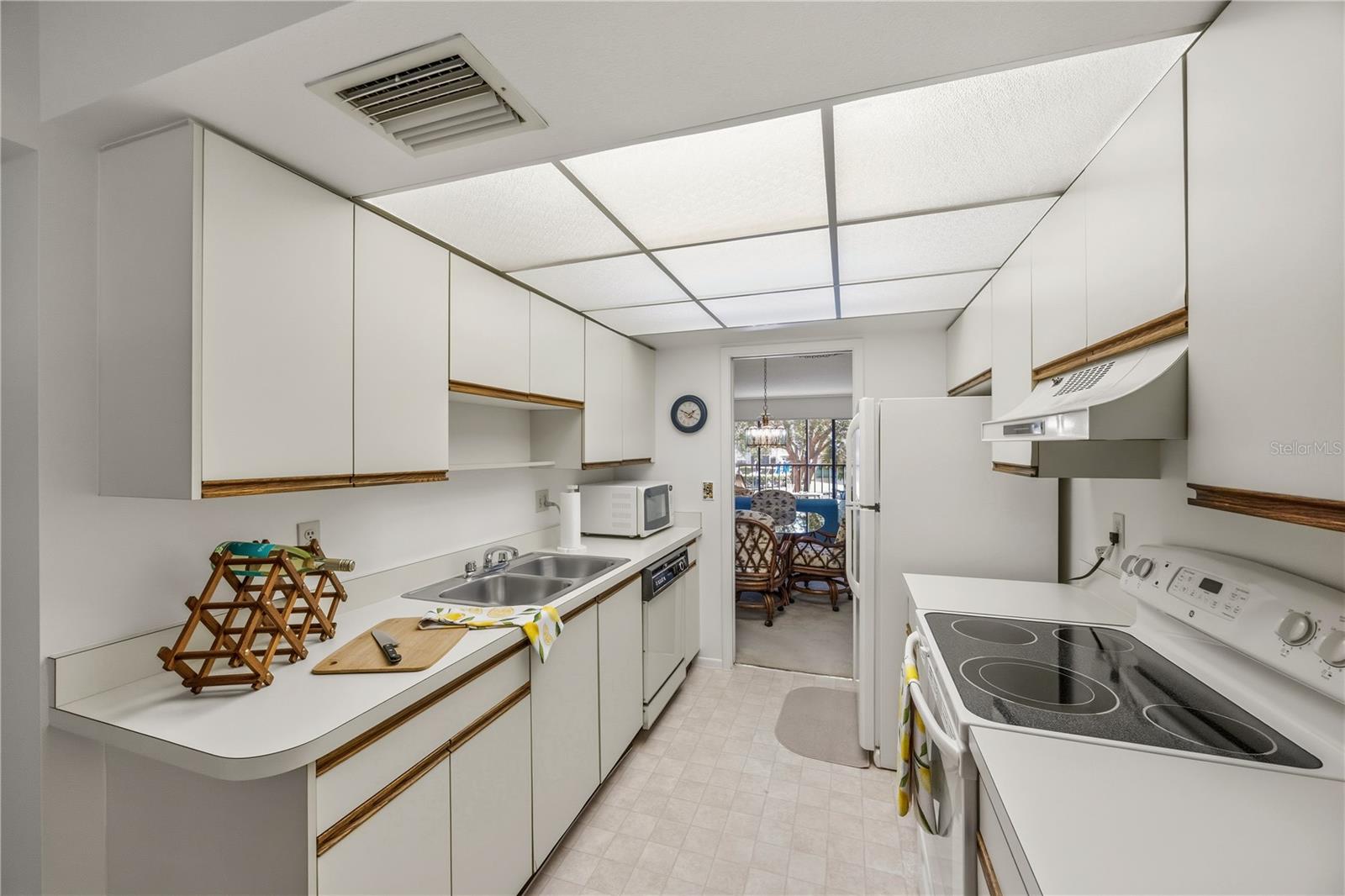 Kitchen - 625 30TH AVE W #G204, BRADENTON