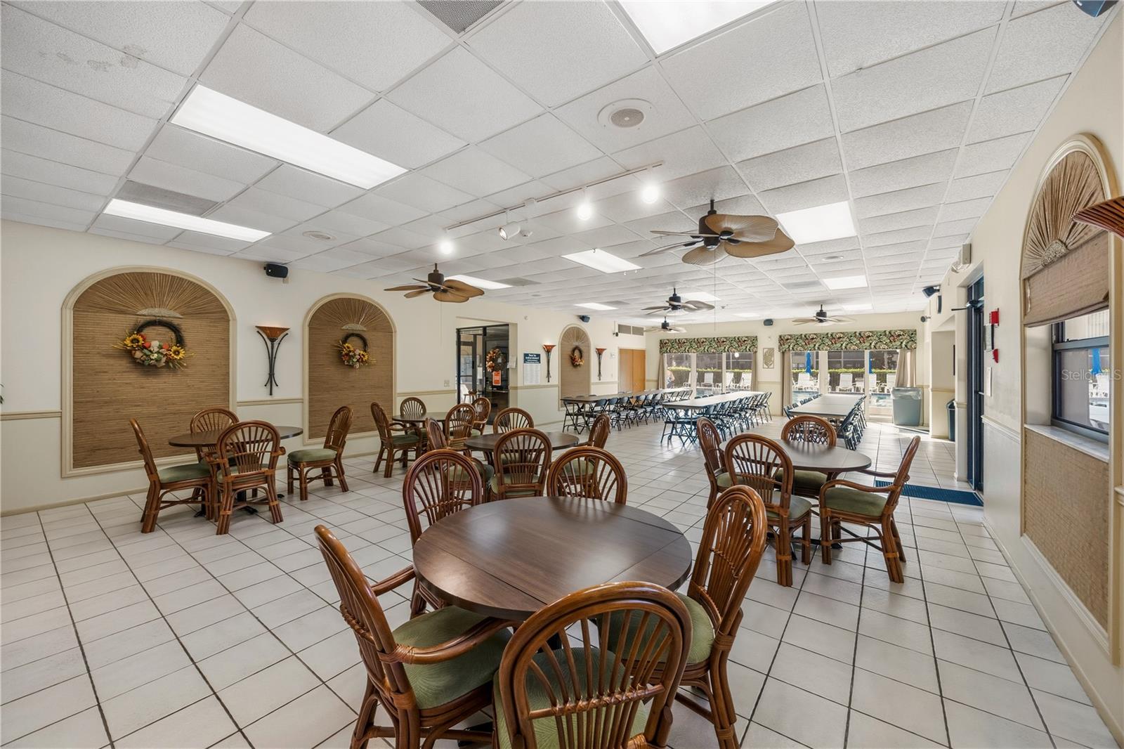 Clubhouse Activity and Social Area - 625 30TH AVE W #G204, BRADENTON