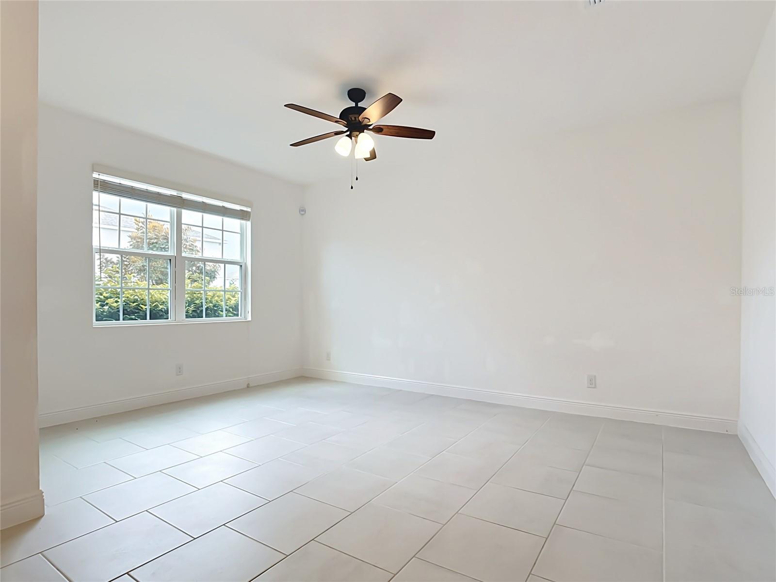 Living First Floor - 3293 WAUSEON DR, ST CLOUD