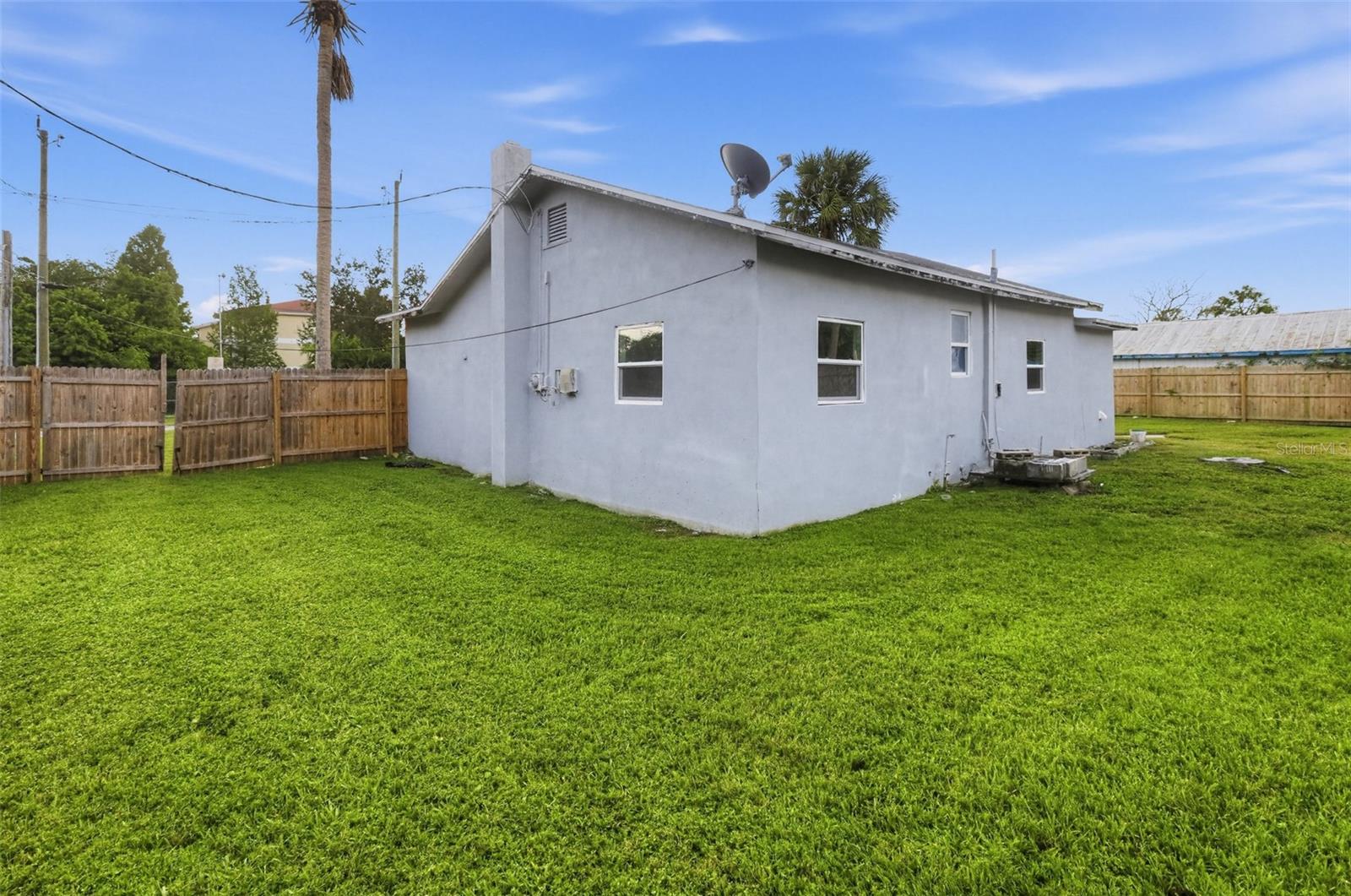 Single Family Residence at 6409 OELSNER ST, NEW PORT RICHEY, photo 2 of 27