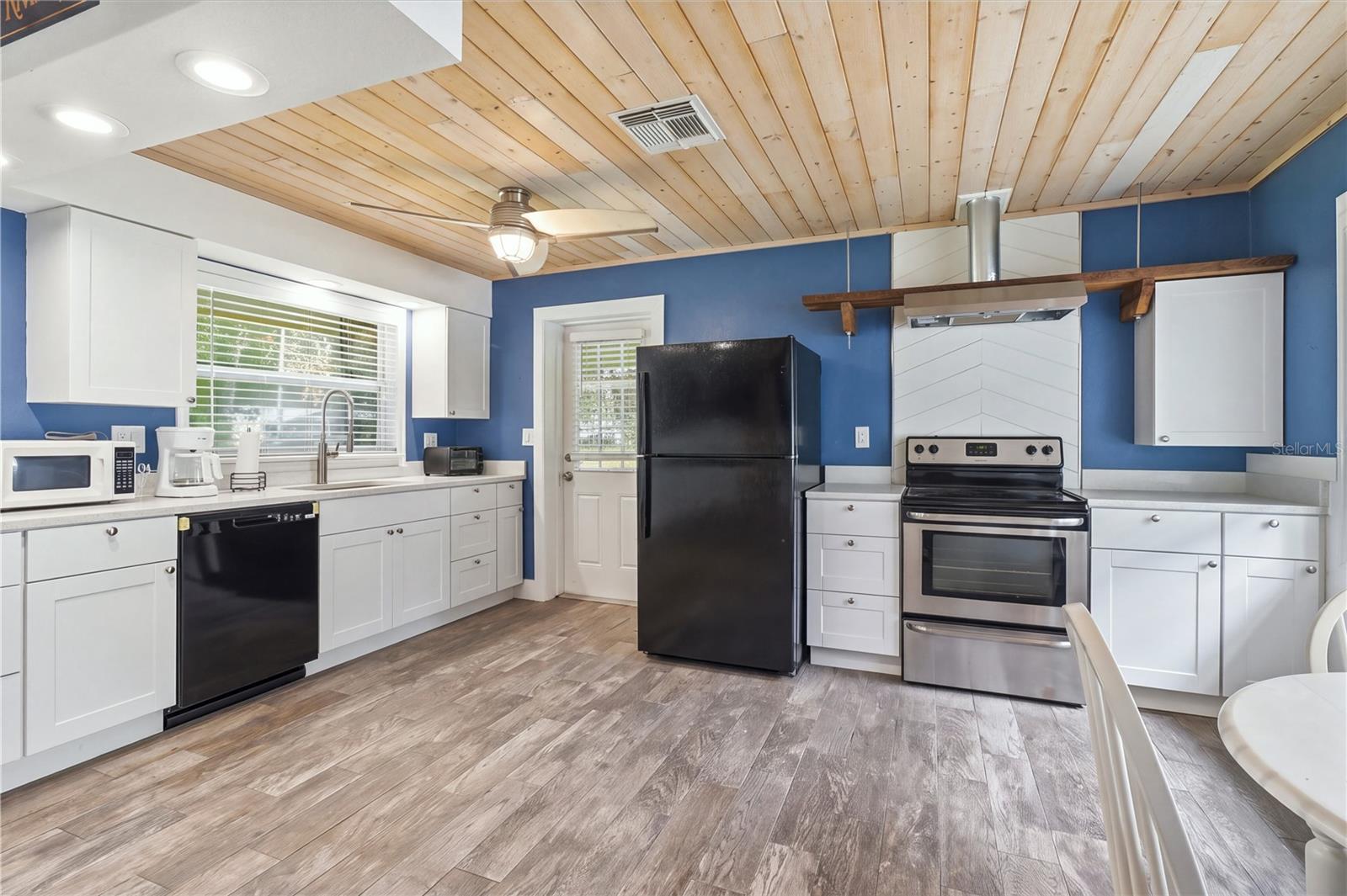 Single Family Residence at 1991 NW 15TH AVE, CRYSTAL RIVER, photo 16 of 44