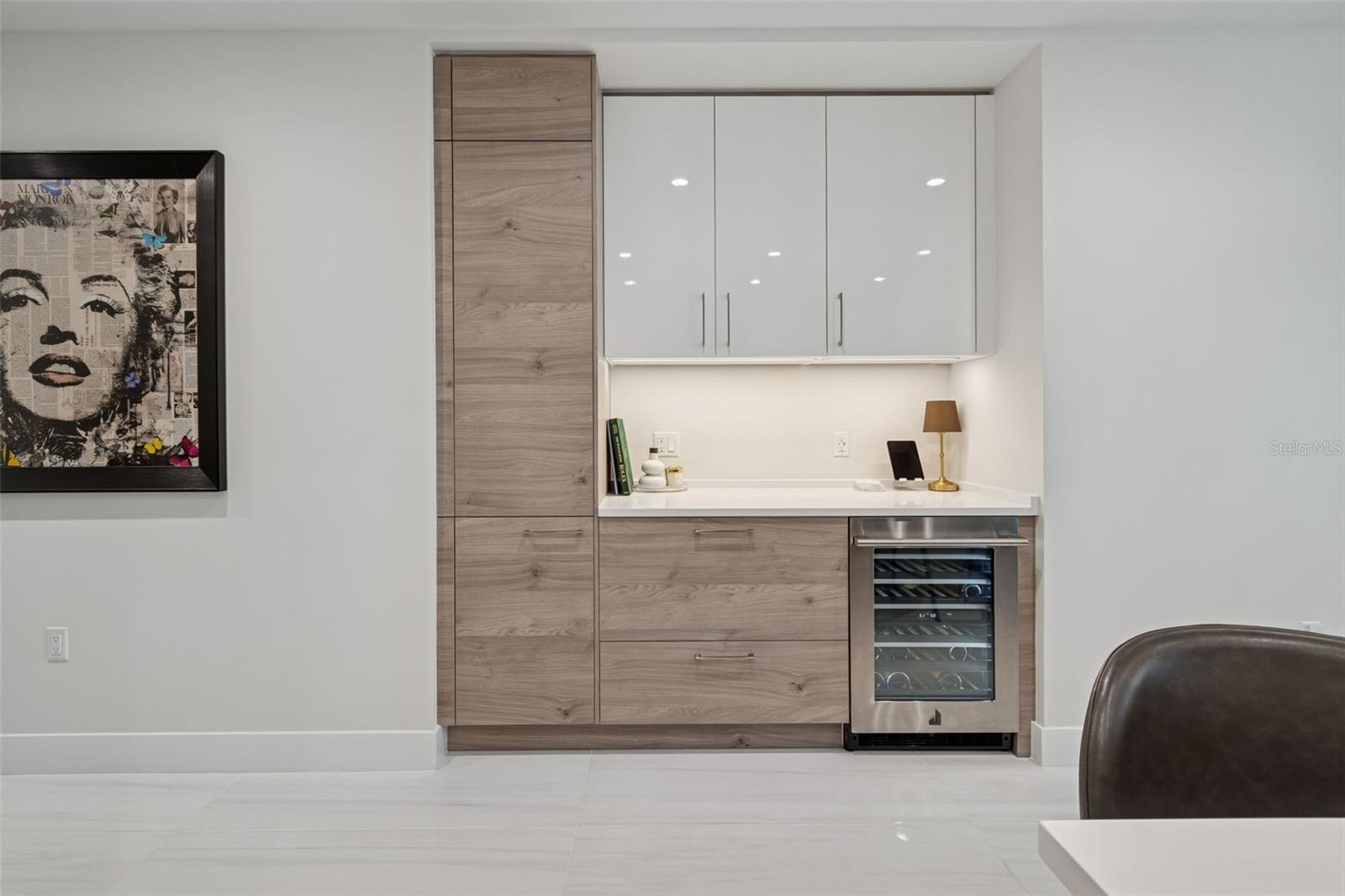 45-bottle wine cooler - 301 1ST ST S #1007, ST PETERSBURG