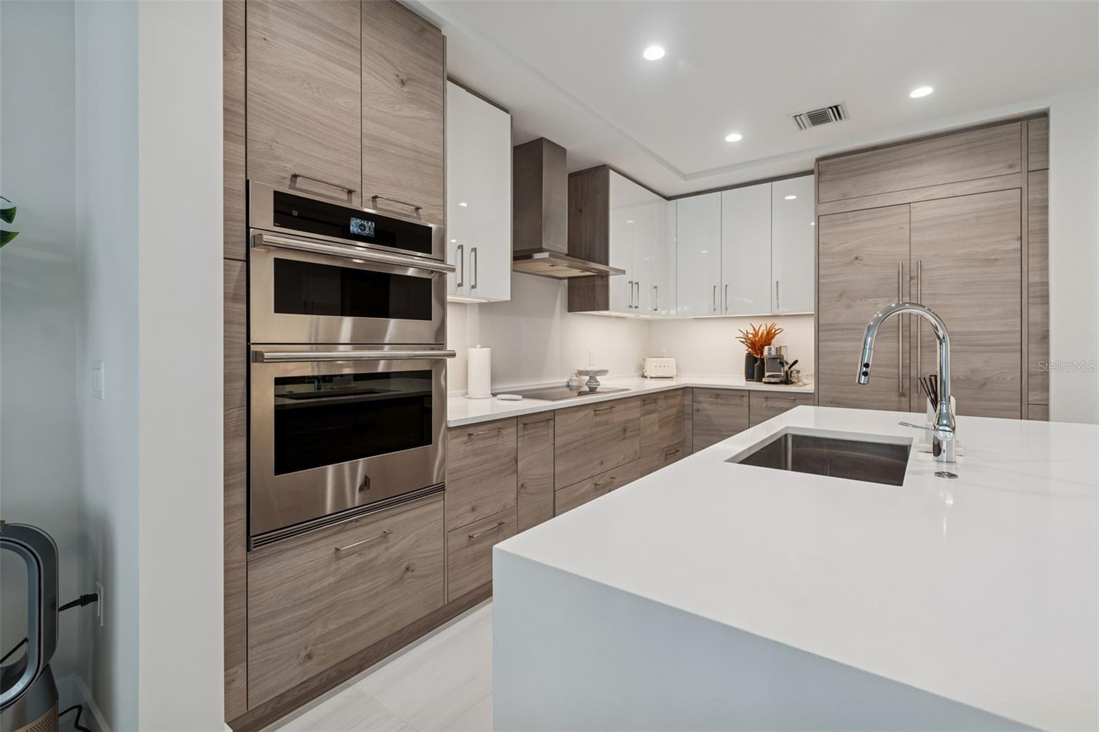 Double wall oven with integrated microwave36” induction cooktop - 301 1ST ST S #1007, ST PETERSBURG