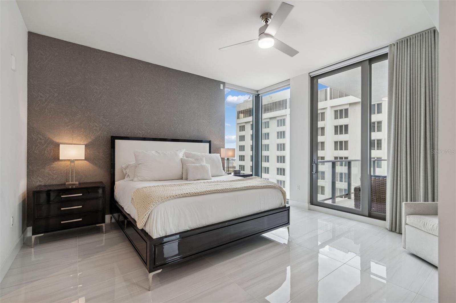 Condominium at 301 1ST ST S #1007, ST PETERSBURG, photo 32 of 52