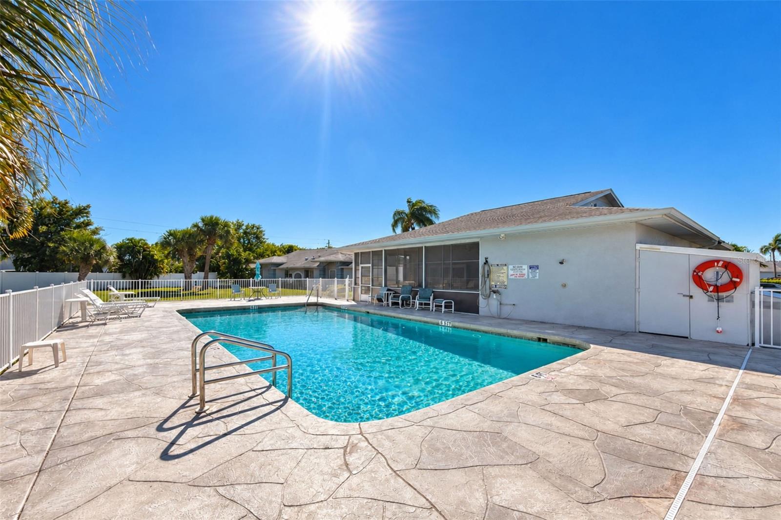 A nice place to spend the sunny days! - 6468 HAMLET DR #B, ENGLEWOOD