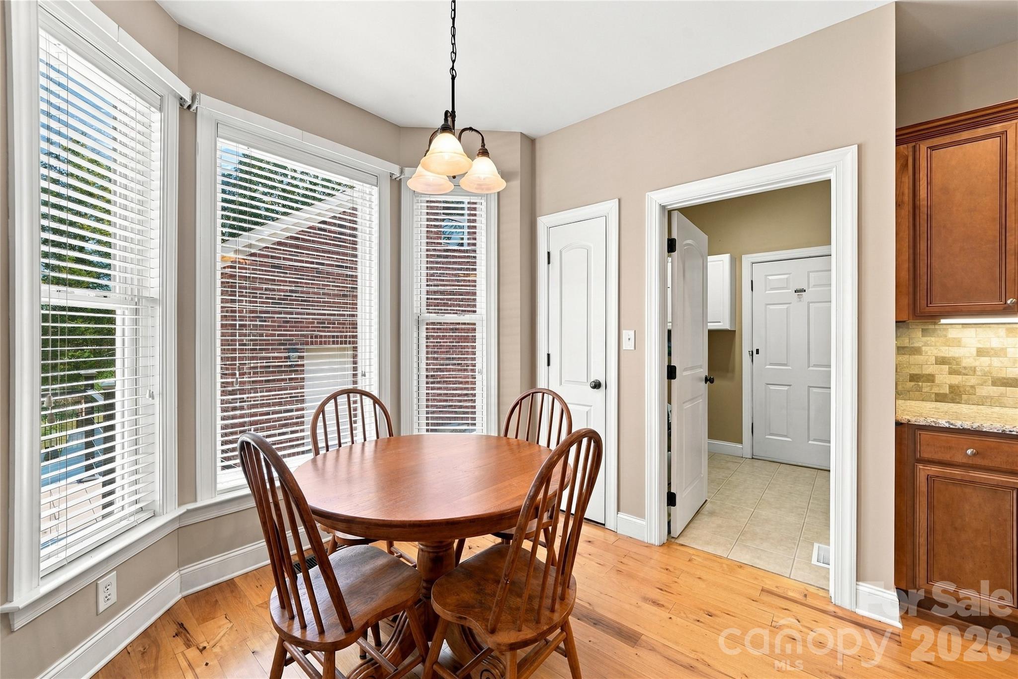 Breakfast Nook - 132 Monarch Lane, Mooresville