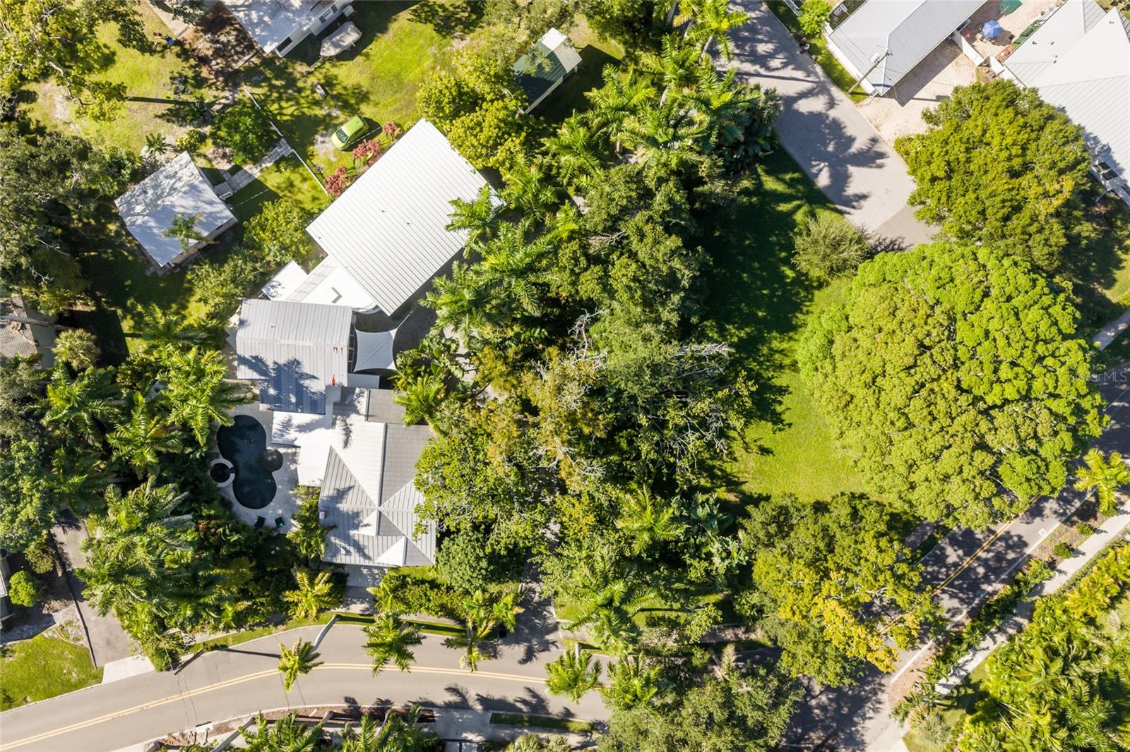 Single Family Residence at 2813 RIVERVIEW BLVD, BRADENTON, photo 2 of 73