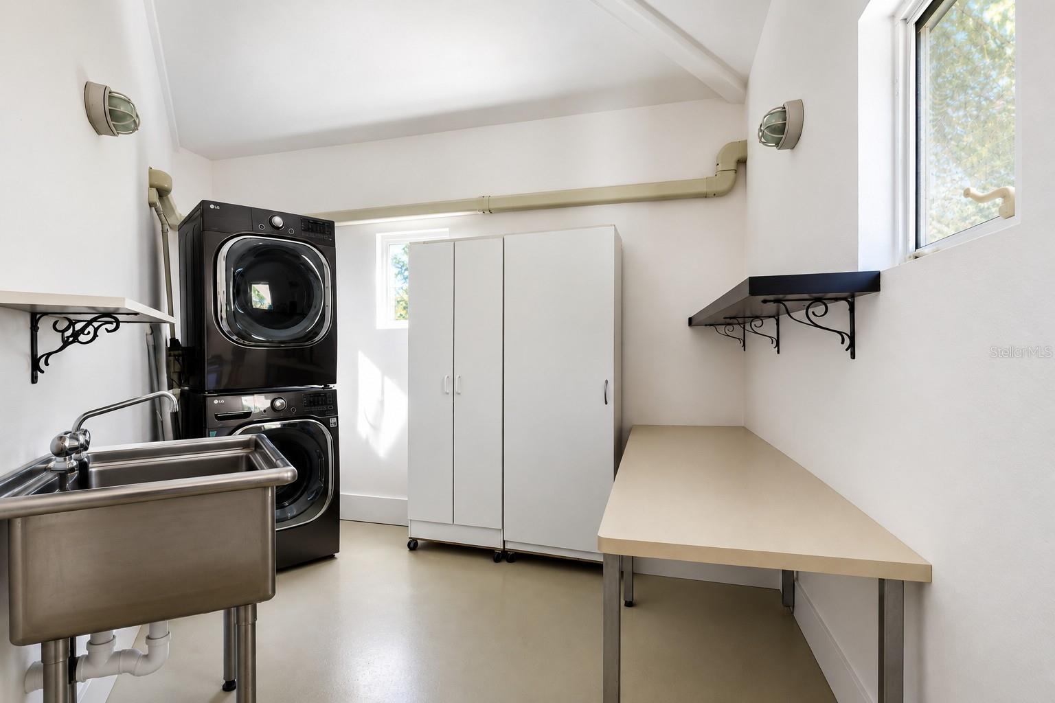 Laundry Room - 2813 RIVERVIEW BLVD, BRADENTON