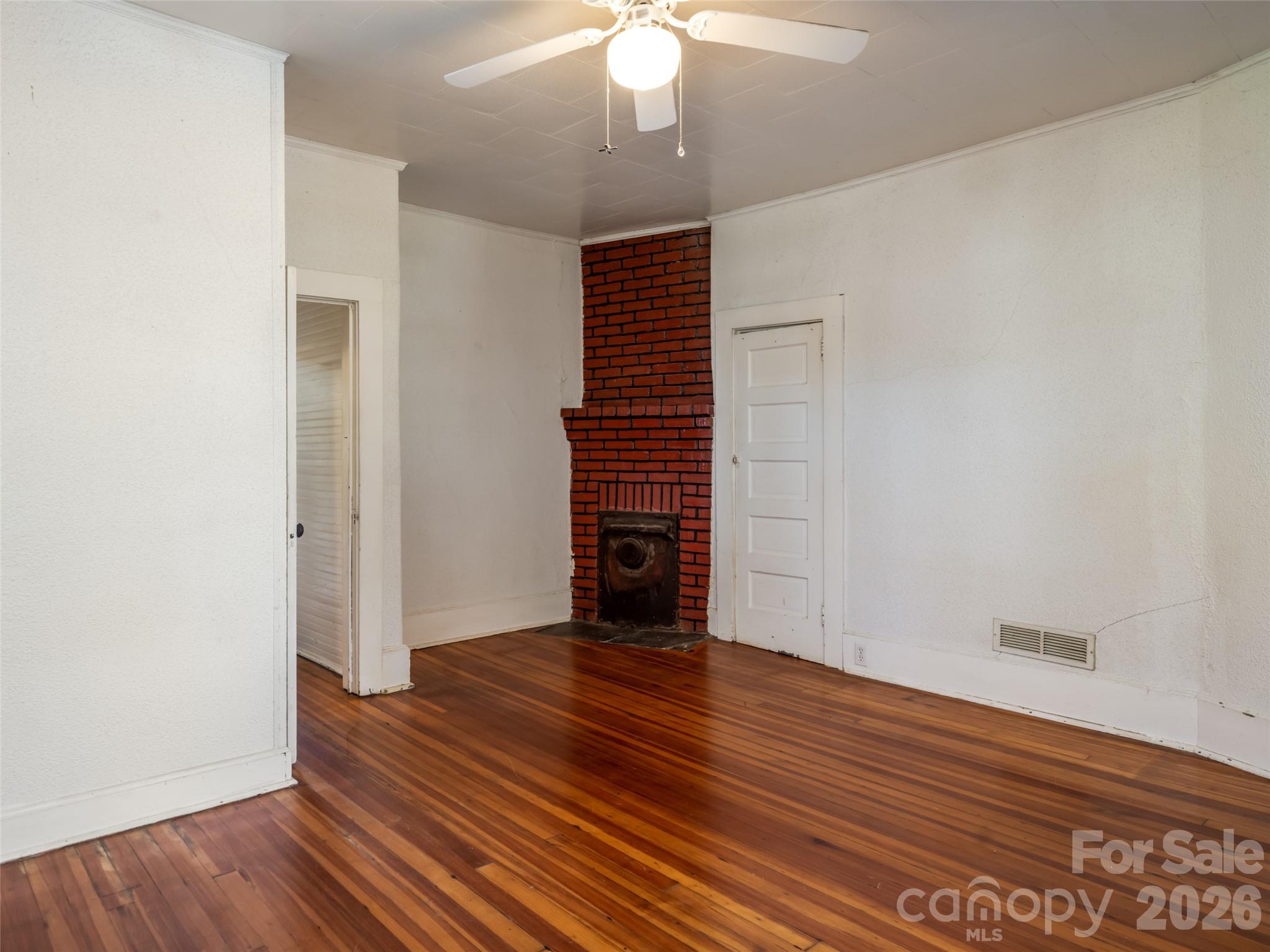 Single Family Residence at 141 Reed Street, Asheville, photo 11 of 38