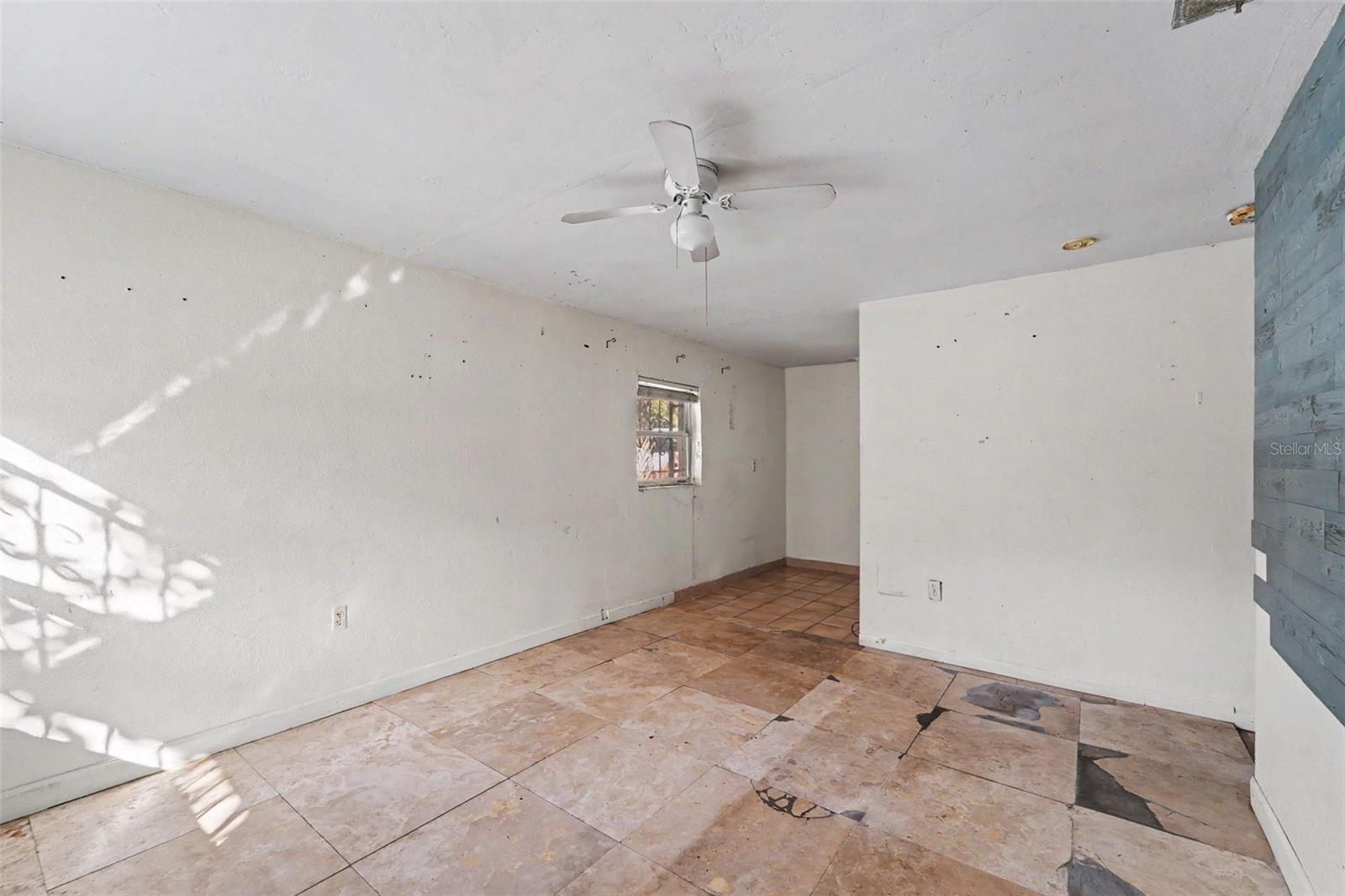 Single Family Residence at 3921 W CHERRY ST, TAMPA, photo 8 of 24