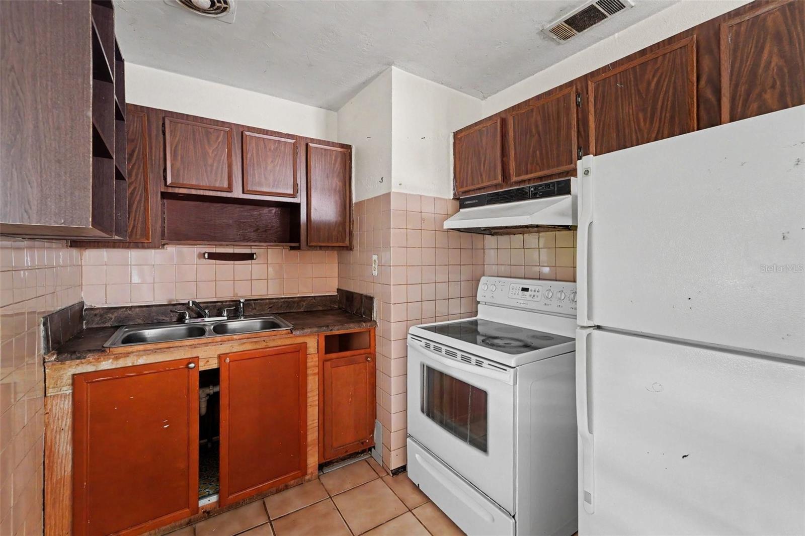 Single Family Residence at 3921 W CHERRY ST, TAMPA, photo 11 of 24