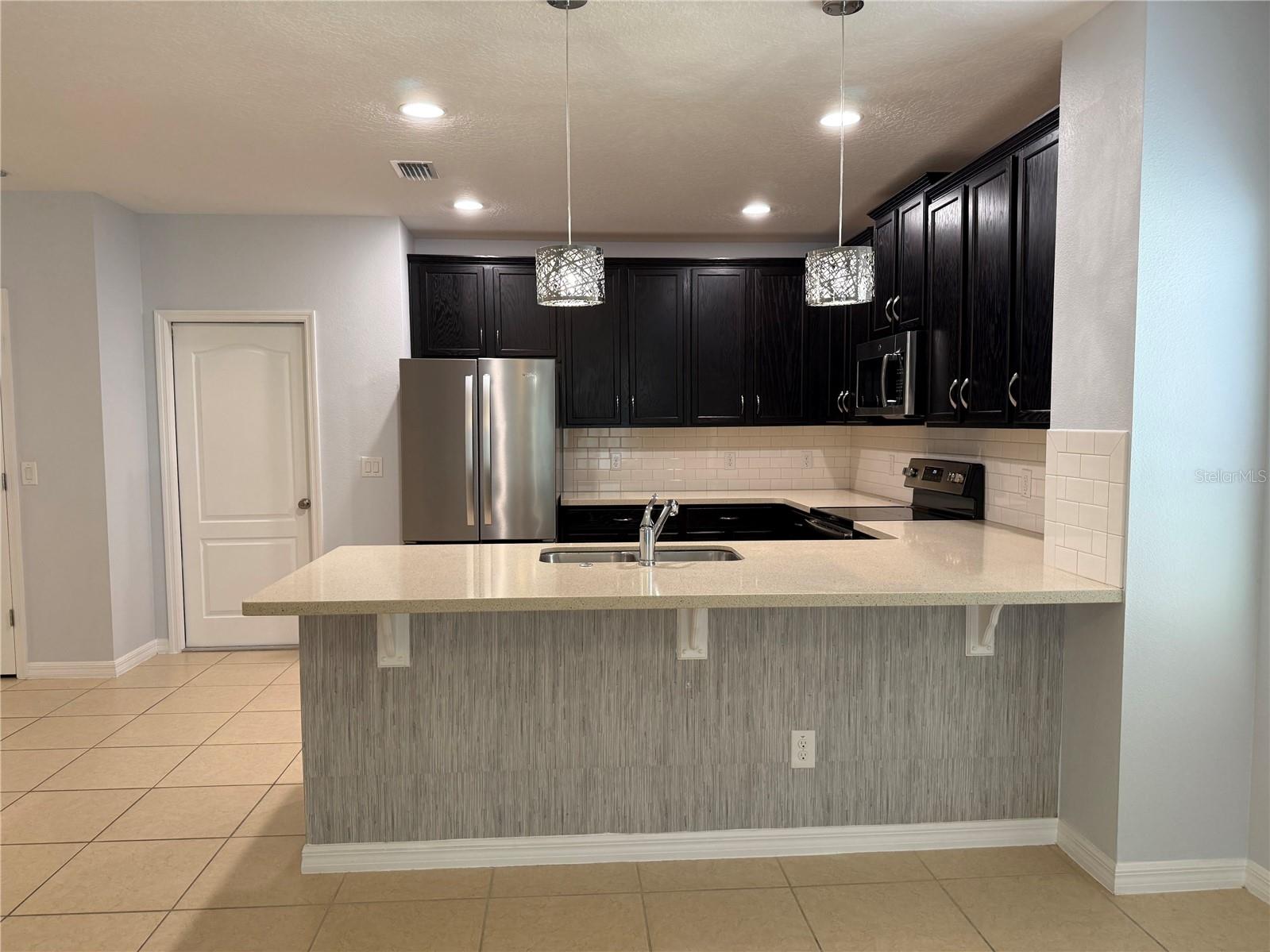 Single Family Residence at 9511 OGLETHORPE DR, GROVELAND, photo 5 of 30