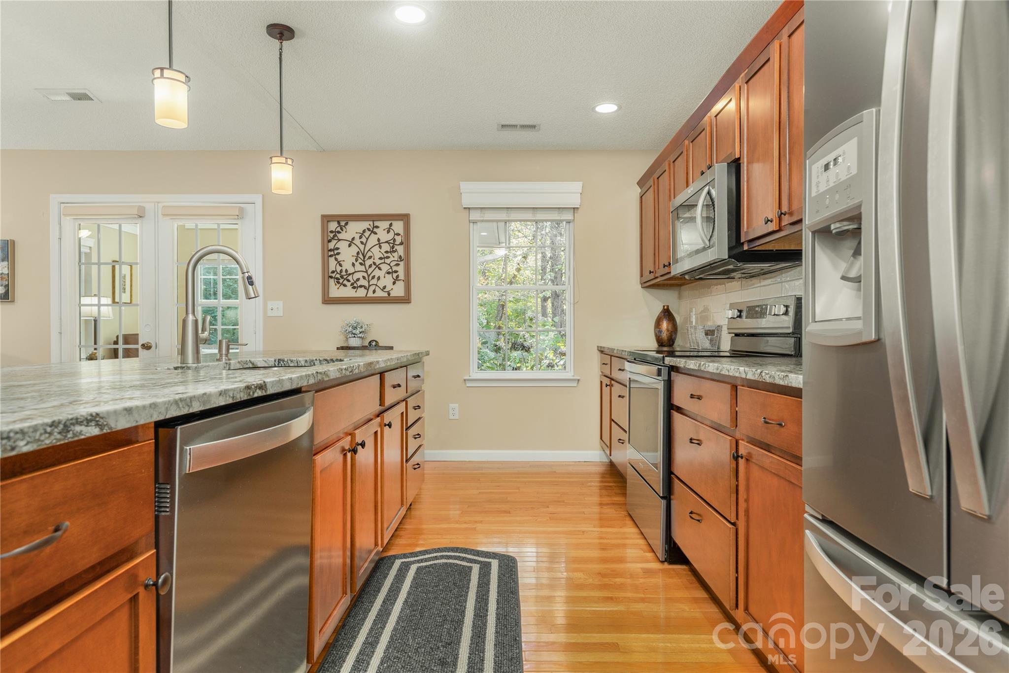 Kitchen offers plenty of storage and counter space - 190 Fairway View Drive, Etowah