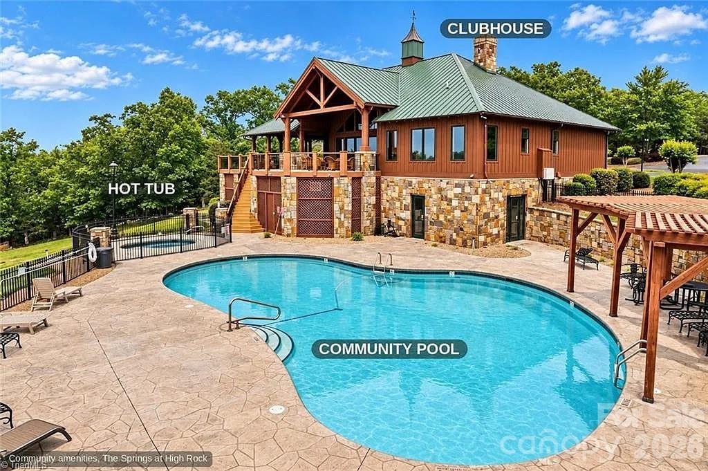 Clubhouse, hot tub and community pool. - 268 Lot43 Sirocco Drive W, Denton