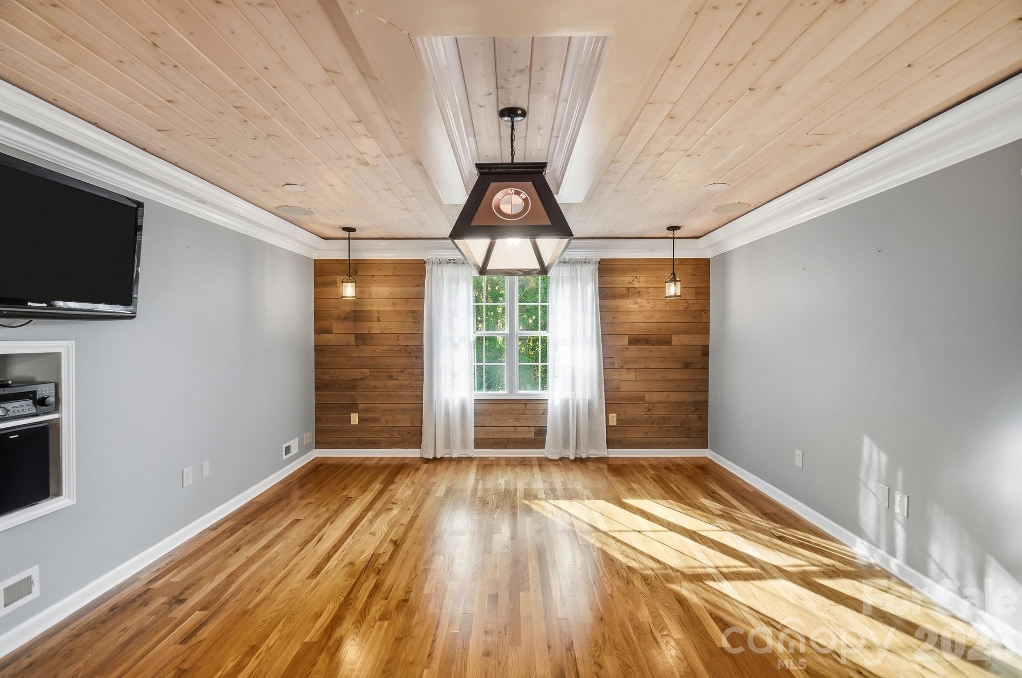 Single Family Residence at 293 Fairfield Lane, Salisbury, photo 38 of 48