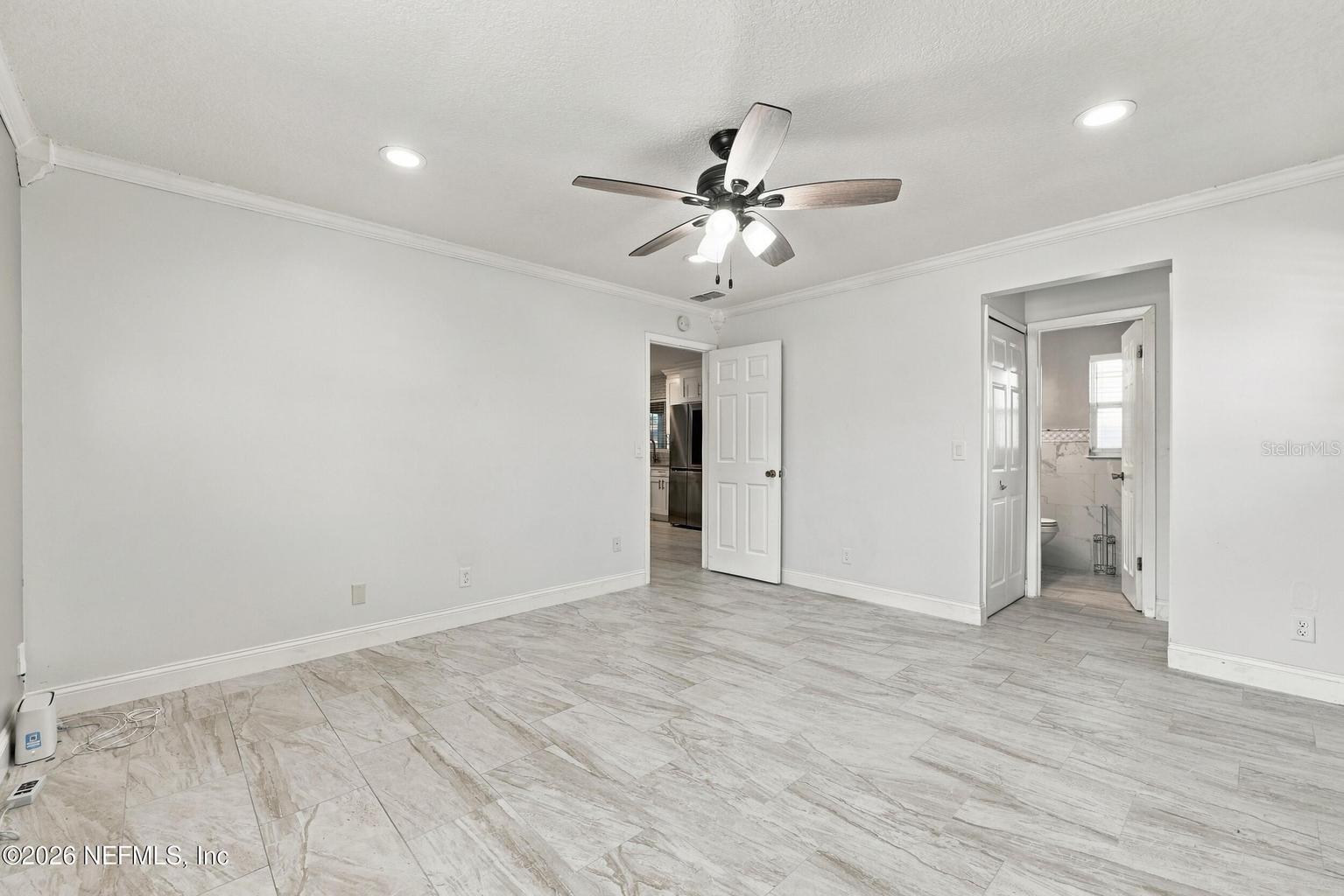Room - 6054 TOYOTA DR, JACKSONVILLE