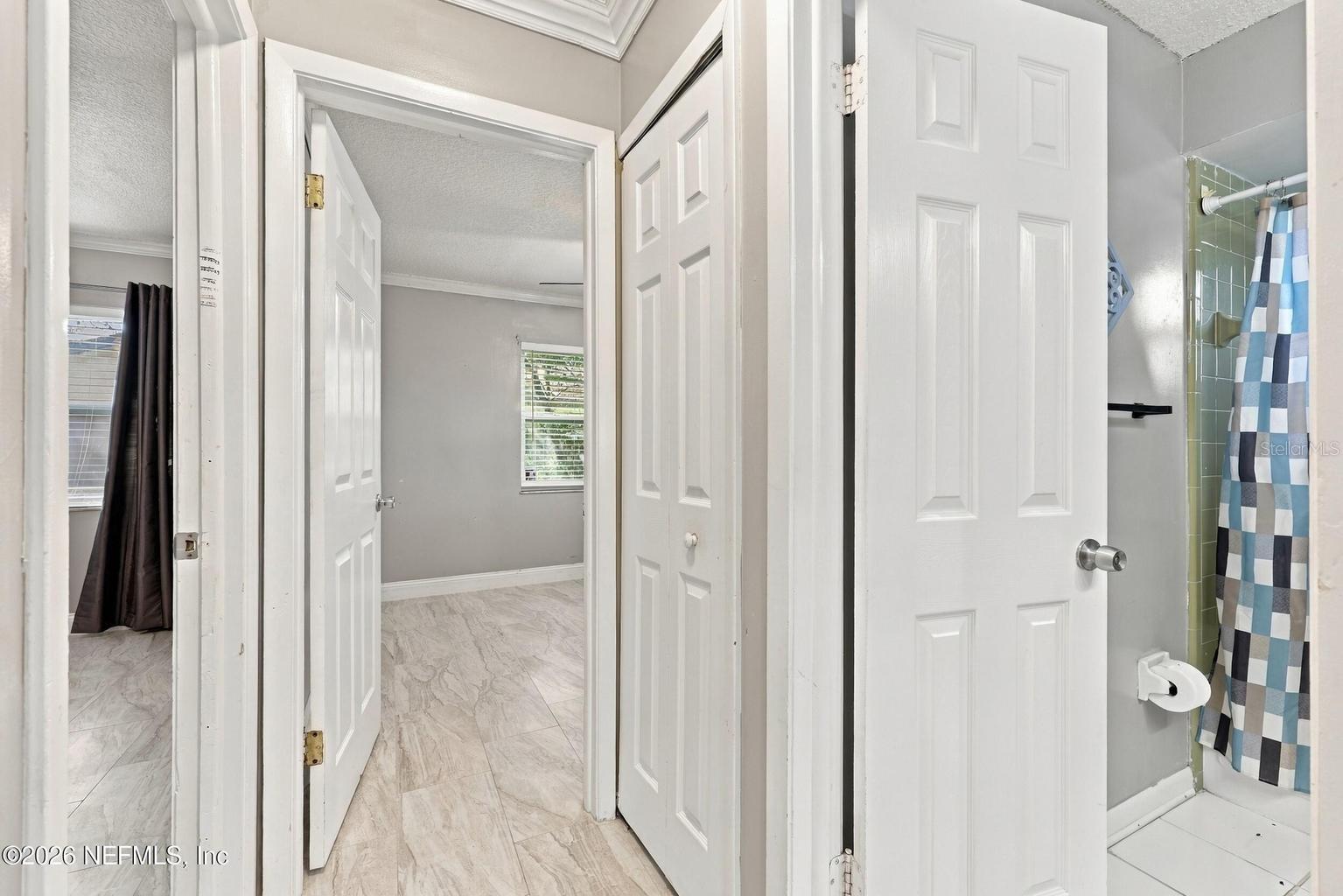 Rooms - 6054 TOYOTA DR, JACKSONVILLE