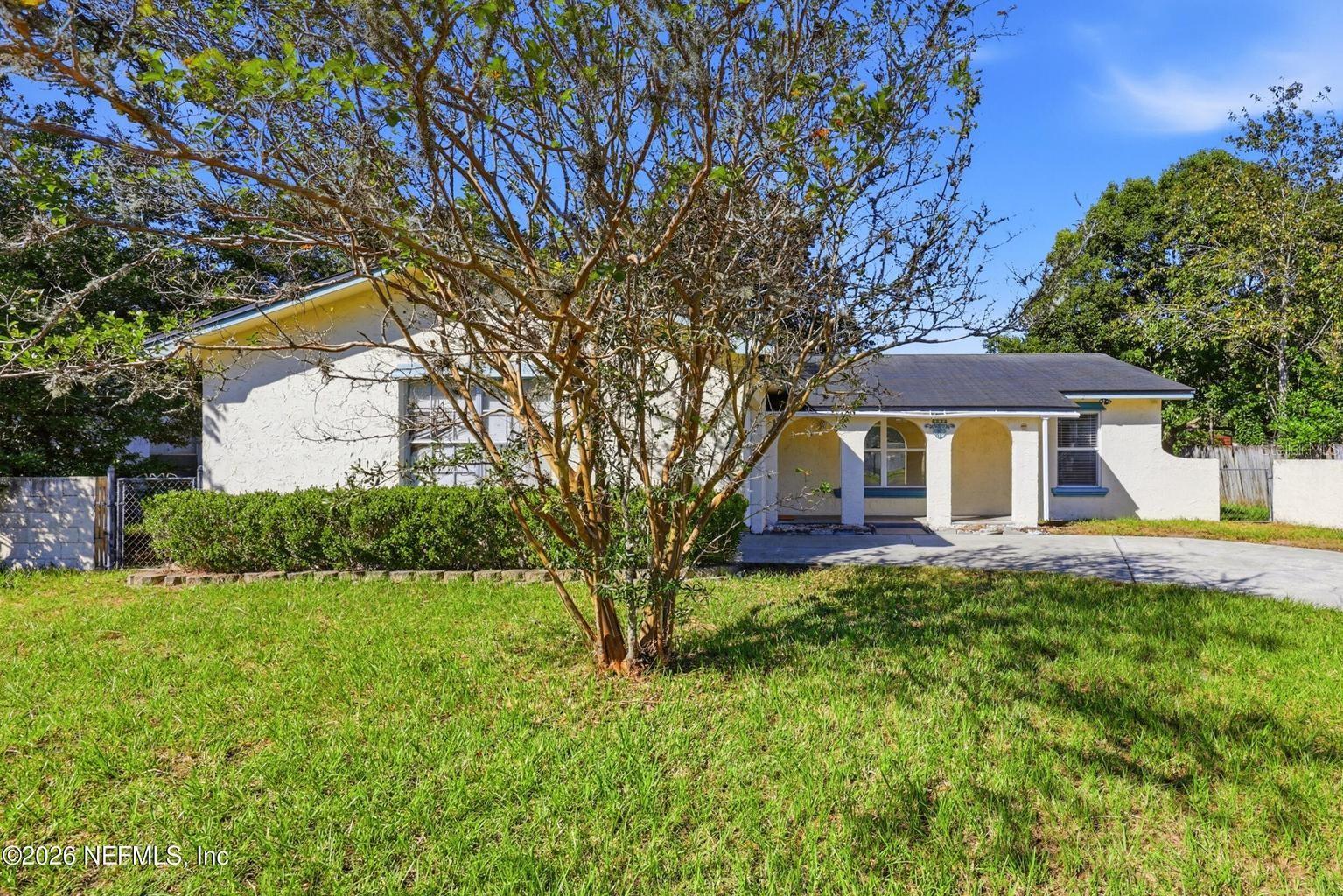 Front Exterior - 6054 TOYOTA DR, JACKSONVILLE