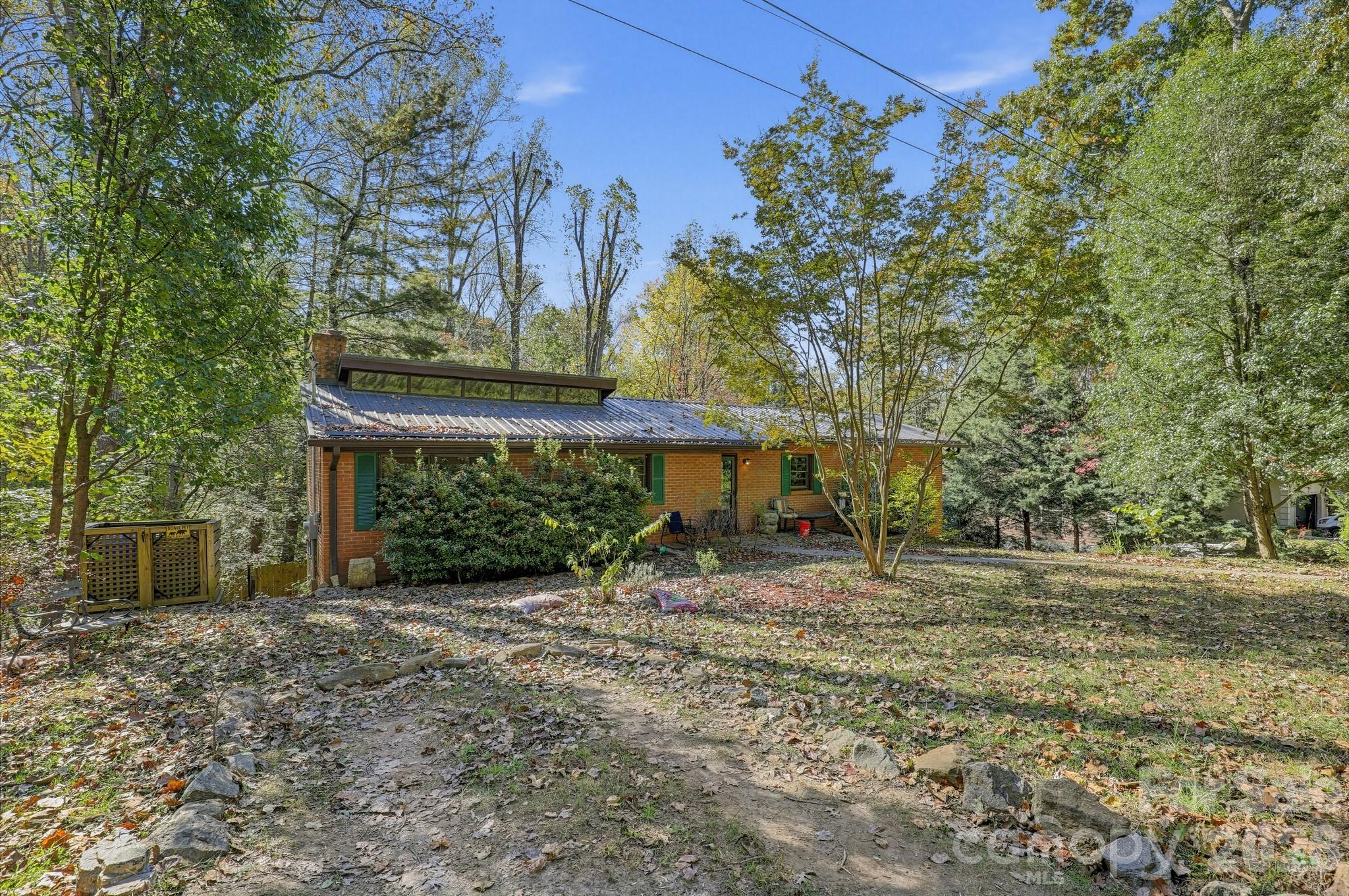 Single Family Residence at 27 Stockwood Road, Asheville, photo 3 of 41