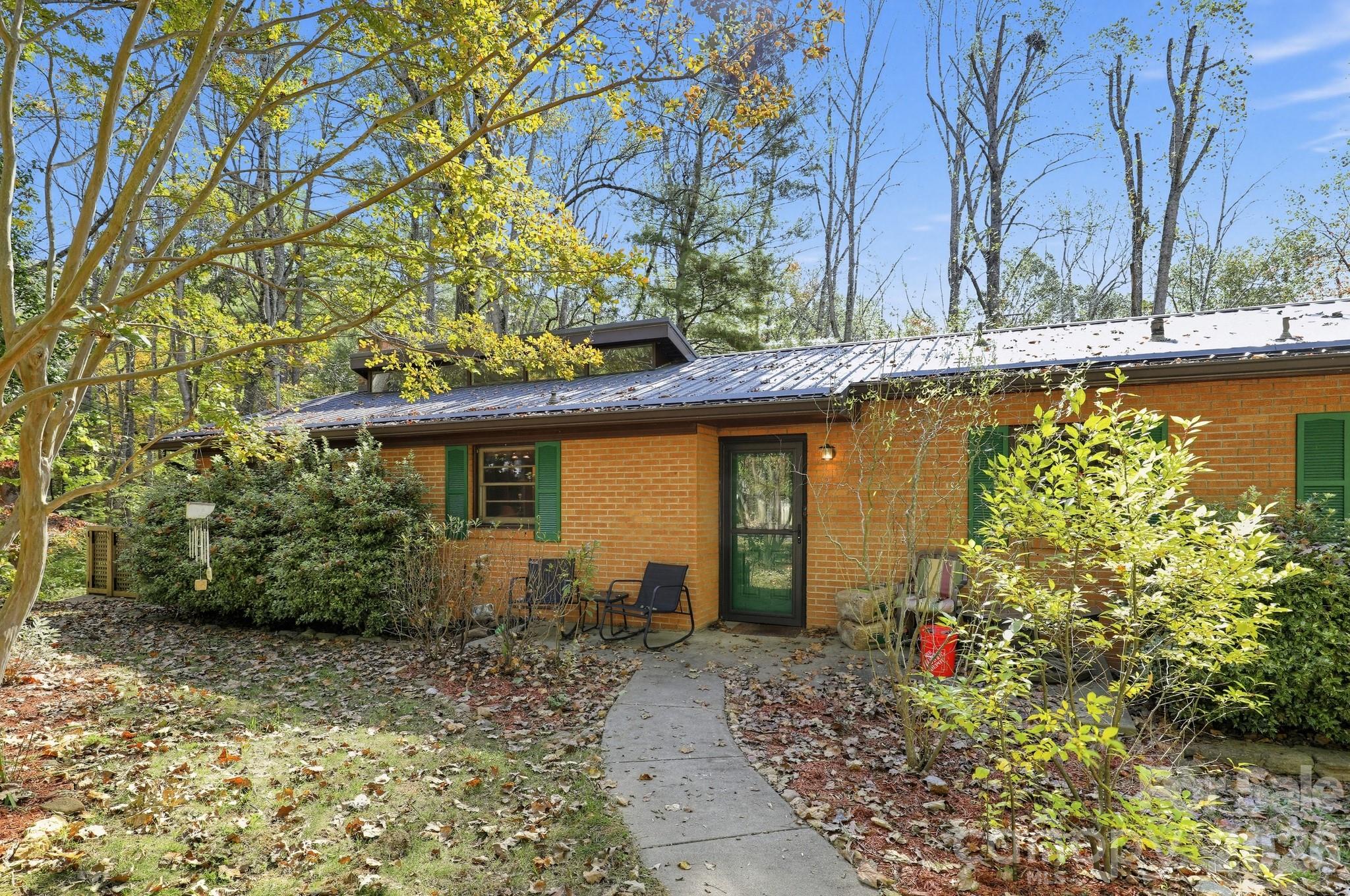 Single Family Residence at 27 Stockwood Road, Asheville, photo 5 of 41