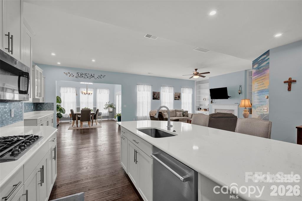 Staged photo; property rents unfurnished. - 11216 Vanguard Parkway, Huntersville