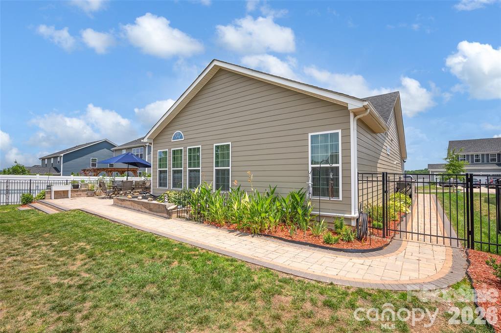 Single Family Residence at 11216 Vanguard Parkway, Huntersville, photo 29 of 32
